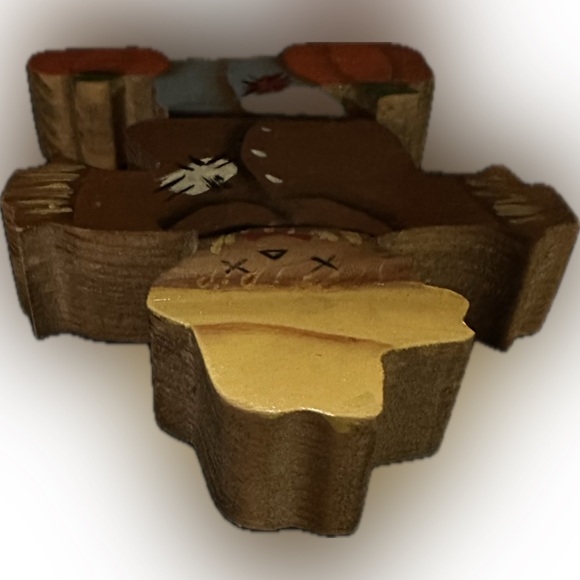 SCARECROW HAND PAINTED WOODEN CUTOUT DECOR FALL PUMPKIN 4.25”x3 THANKSGIVING HAY - Picture 5 of 5